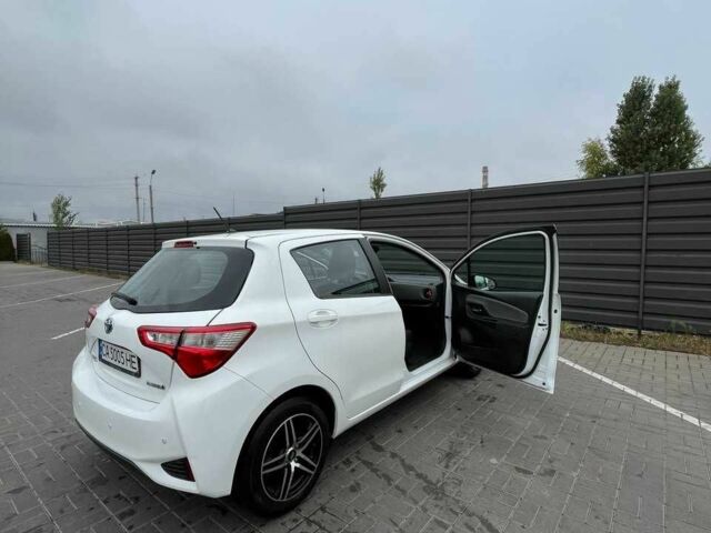 Белый Тойота Ярис, объемом двигателя 1.5 л и пробегом 130 тыс. км за 16900 $, фото 7 на Automoto.ua