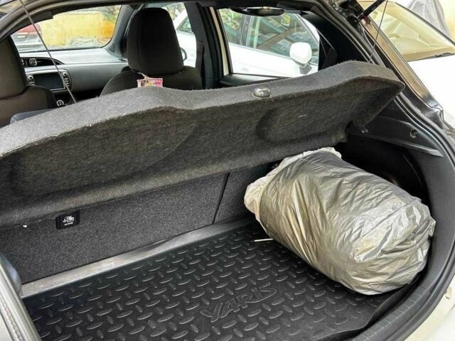 Білий Тойота Яріс, об'ємом двигуна 1.5 л та пробігом 60 тис. км за 14900 $, фото 5 на Automoto.ua