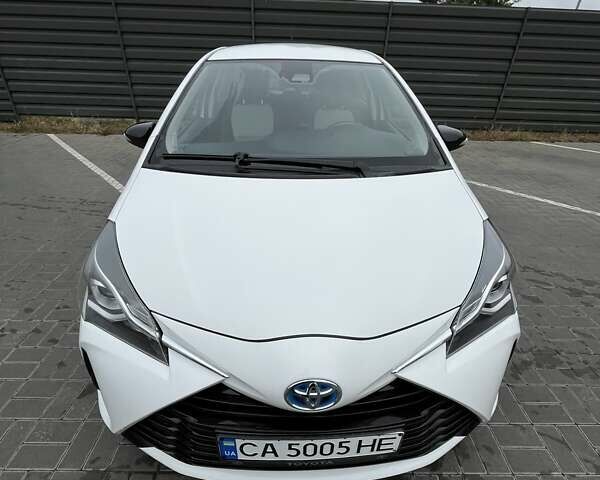 Білий Тойота Яріс, об'ємом двигуна 1.5 л та пробігом 130 тис. км за 16900 $, фото 2 на Automoto.ua