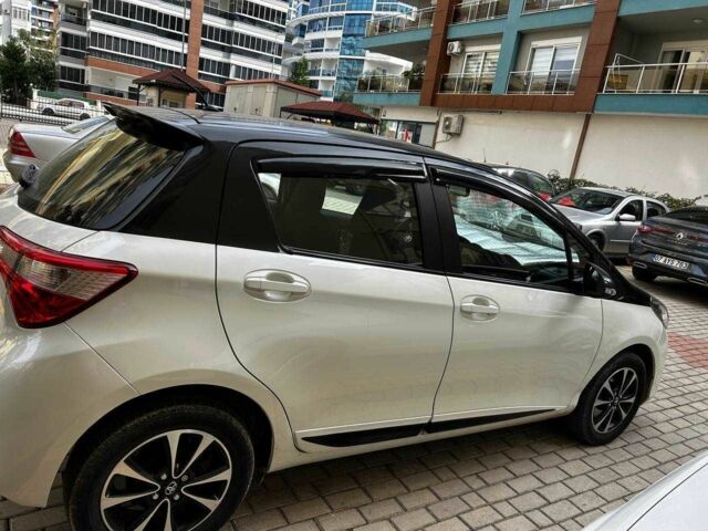 Білий Тойота Яріс, об'ємом двигуна 1.5 л та пробігом 60 тис. км за 14900 $, фото 1 на Automoto.ua