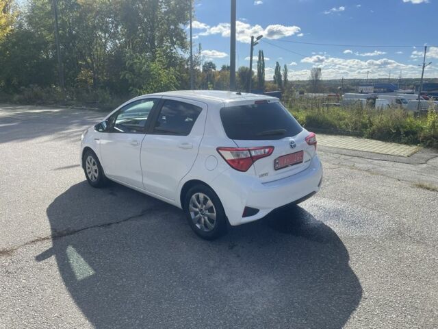 Білий Тойота Яріс, об'ємом двигуна 0 л та пробігом 148 тис. км за 13200 $, фото 5 на Automoto.ua