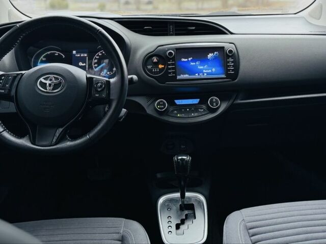 Белый Тойота Ярис, объемом двигателя 1.5 л и пробегом 23 тыс. км за 14700 $, фото 8 на Automoto.ua