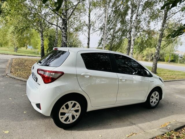 Белый Тойота Ярис, объемом двигателя 1.5 л и пробегом 23 тыс. км за 14700 $, фото 5 на Automoto.ua