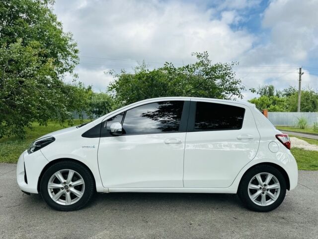 Белый Тойота Ярис, объемом двигателя 1.5 л и пробегом 37 тыс. км за 14900 $, фото 2 на Automoto.ua