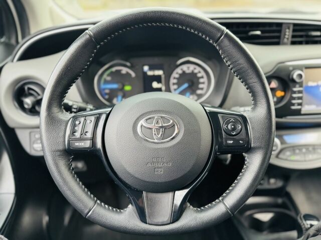 Белый Тойота Ярис, объемом двигателя 1.5 л и пробегом 23 тыс. км за 14700 $, фото 6 на Automoto.ua