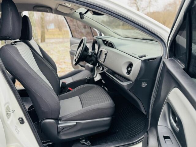 Белый Тойота Ярис, объемом двигателя 1.5 л и пробегом 23 тыс. км за 14700 $, фото 11 на Automoto.ua