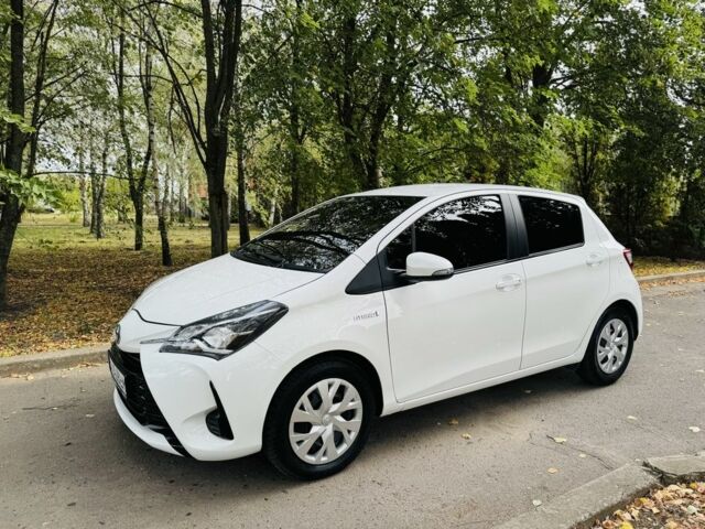 Белый Тойота Ярис, объемом двигателя 1.5 л и пробегом 23 тыс. км за 14700 $, фото 1 на Automoto.ua