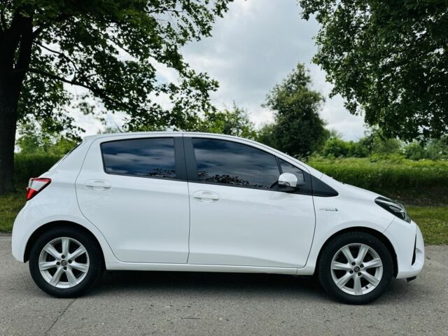 Белый Тойота Ярис, объемом двигателя 1.5 л и пробегом 37 тыс. км за 14900 $, фото 3 на Automoto.ua