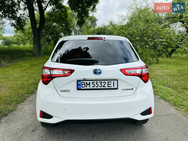 Тойота Яріс 2020 у Ромнах на Automoto.ua Білий Тойота Яріс, об'ємом двигуна 1.5 л та пробігом 37 тис. км за 15500 $, фото 3 на Automoto.ua
