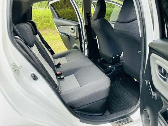 Белый Тойота Ярис, объемом двигателя 1.5 л и пробегом 37 тыс. км за 14900 $, фото 13 на Automoto.ua