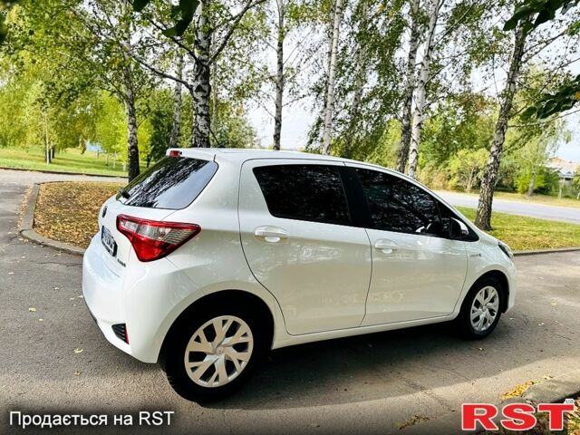 Тойота Яріс 2020 у Лохвице на Automoto.ua Білий Тойота Яріс, об'ємом двигуна 1.5 л та пробігом 23 тис. км за 16500 $, фото 3 на Automoto.ua
