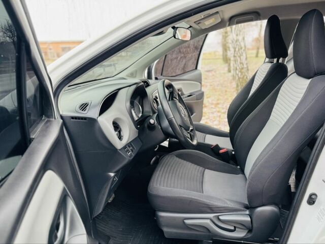 Белый Тойота Ярис, объемом двигателя 1.5 л и пробегом 23 тыс. км за 14700 $, фото 13 на Automoto.ua