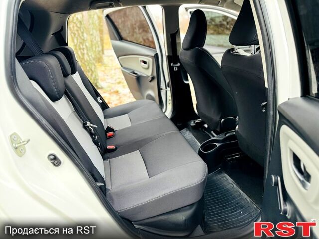 Тойота Яріс 2020 у Лохвице на Automoto.ua Білий Тойота Яріс, об'ємом двигуна 1.5 л та пробігом 23 тис. км за 16500 $, фото 8 на Automoto.ua