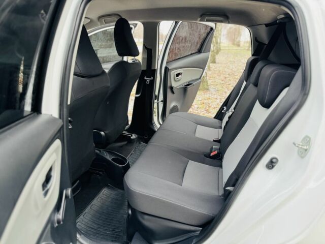 Белый Тойота Ярис, объемом двигателя 1.5 л и пробегом 23 тыс. км за 14700 $, фото 14 на Automoto.ua