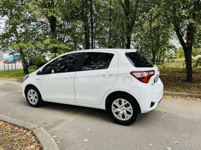 Белый Тойота Ярис, объемом двигателя 1.5 л и пробегом 23 тыс. км за 14700 $, фото 4 на Automoto.ua