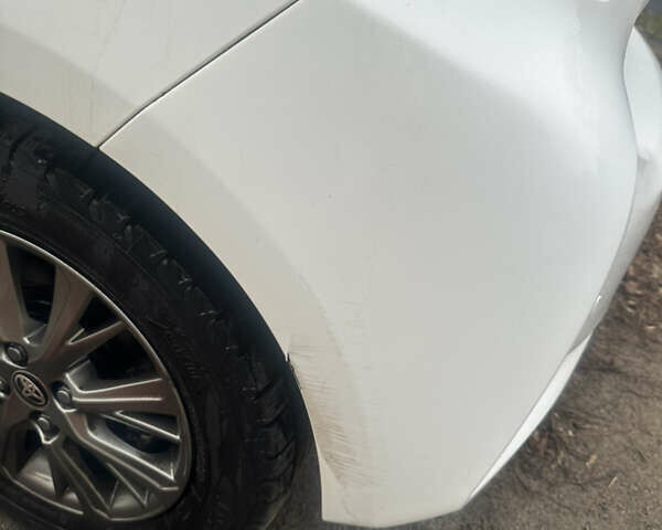 Белый Тойота Ярис, объемом двигателя 1.49 л и пробегом 72 тыс. км за 16000 $, фото 8 на Automoto.ua