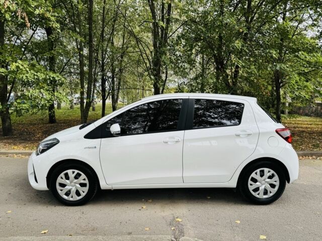 Белый Тойота Ярис, объемом двигателя 1.5 л и пробегом 23 тыс. км за 14700 $, фото 3 на Automoto.ua