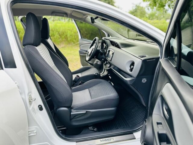 Белый Тойота Ярис, объемом двигателя 1.5 л и пробегом 37 тыс. км за 14900 $, фото 12 на Automoto.ua