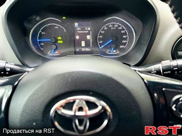 Тойота Яріс 2020 у Лохвице на Automoto.ua Білий Тойота Яріс, об'ємом двигуна 1.5 л та пробігом 23 тис. км за 16500 $, фото 5 на Automoto.ua