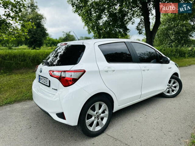 Тойота Яріс 2020 у Ромнах на Automoto.ua Білий Тойота Яріс, об'ємом двигуна 1.5 л та пробігом 37 тис. км за 15500 $, фото 6 на Automoto.ua
