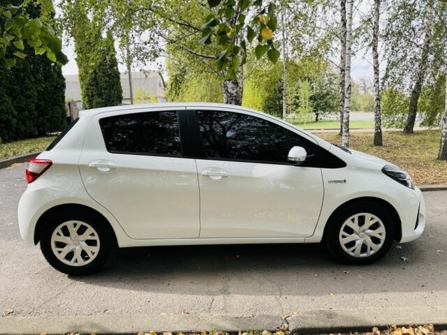 Белый Тойота Ярис, объемом двигателя 1.5 л и пробегом 23 тыс. км за 14700 $, фото 2 на Automoto.ua