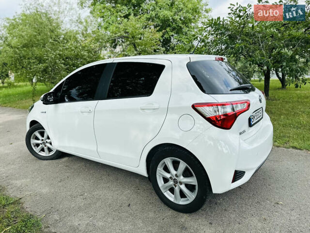 Тойота Яріс 2020 у Ромнах на Automoto.ua Білий Тойота Яріс, об'ємом двигуна 1.5 л та пробігом 37 тис. км за 15500 $, фото 7 на Automoto.ua