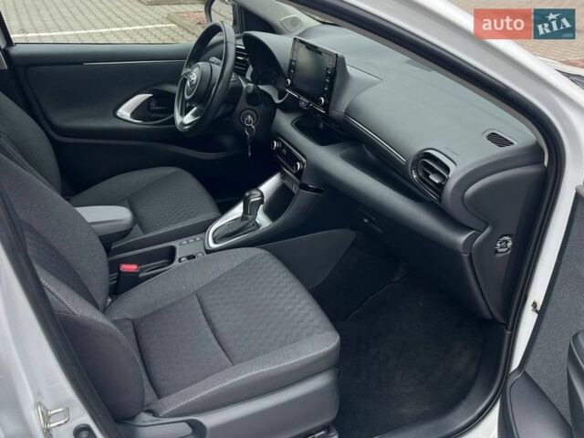 Белый Тойота Ярис, объемом двигателя 1.49 л и пробегом 64 тыс. км за 18300 $, фото 5 на Automoto.ua