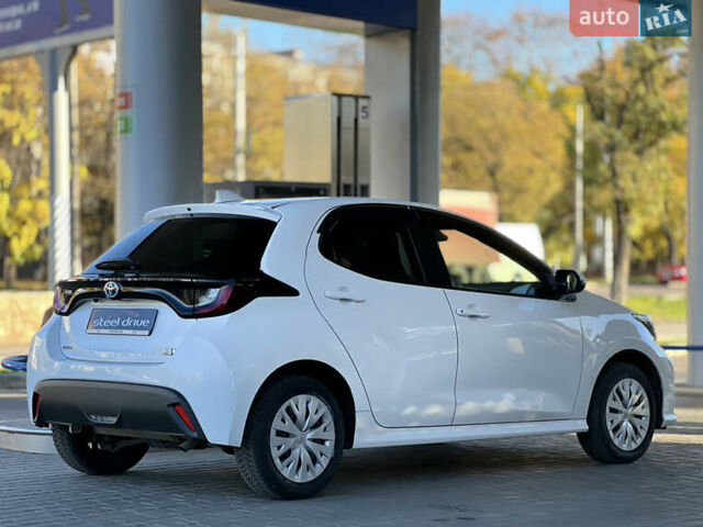 Білий Тойота Яріс, об'ємом двигуна 1.49 л та пробігом 39 тис. км за 17999 $, фото 4 на Automoto.ua