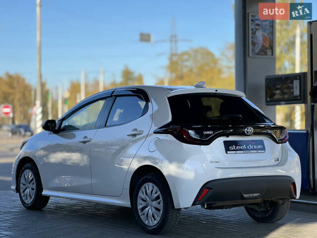 Білий Тойота Яріс, об'ємом двигуна 1.49 л та пробігом 39 тис. км за 17999 $, фото 6 на Automoto.ua