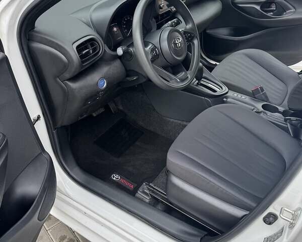 Тойота Ярис 2021 в Киеве на Automoto.ua Белый Тойота Ярис, объемом двигателя 1.49 л и пробегом 39 тыс. км за 17199 $, фото 22 на Automoto.ua