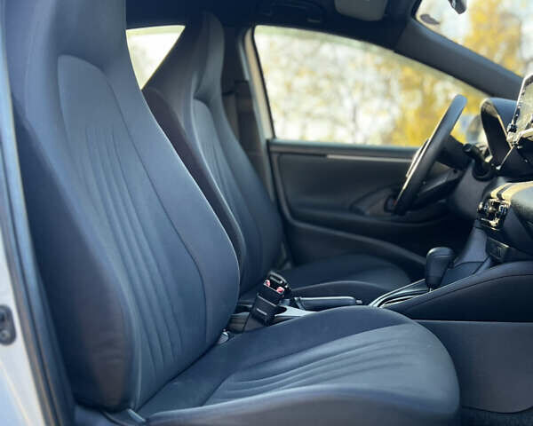 Білий Тойота Яріс, об'ємом двигуна 1.49 л та пробігом 39 тис. км за 17999 $, фото 21 на Automoto.ua