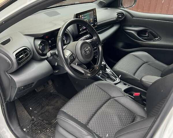 Белый Тойота Ярис, объемом двигателя 1.49 л и пробегом 50 тыс. км за 17000 $, фото 15 на Automoto.ua