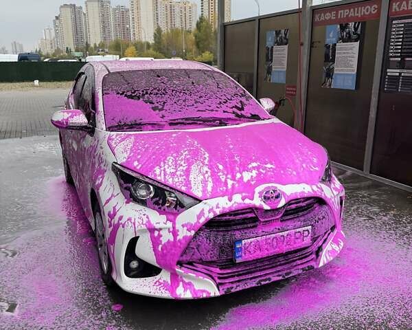 Тойота Ярис 2021 в Киеве на Automoto.ua Белый Тойота Ярис, объемом двигателя 1.49 л и пробегом 39 тыс. км за 17199 $, фото 7 на Automoto.ua