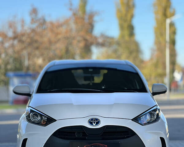 Білий Тойота Яріс, об'ємом двигуна 1.49 л та пробігом 39 тис. км за 17999 $, фото 1 на Automoto.ua