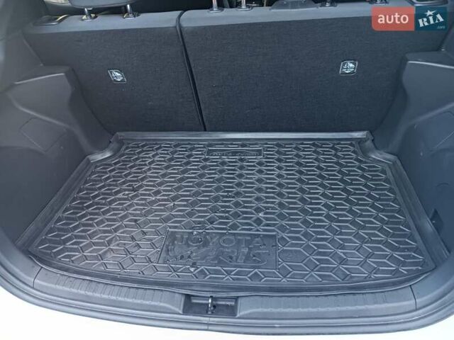 Белый Тойота Ярис, объемом двигателя 1.49 л и пробегом 40 тыс. км за 17300 $, фото 7 на Automoto.ua