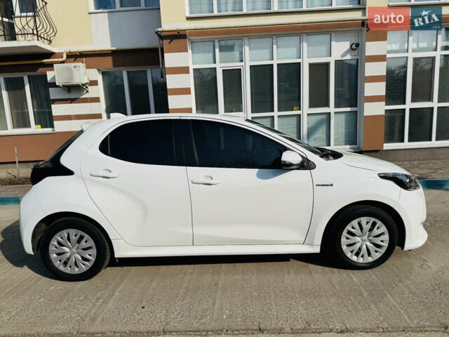 Белый Тойота Ярис, объемом двигателя 1.5 л и пробегом 11 тыс. км за 18500 $, фото 1 на Automoto.ua