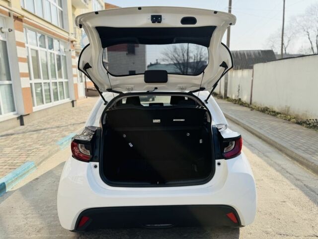 Белый Тойота Ярис, объемом двигателя 1.5 л и пробегом 11 тыс. км за 17900 $, фото 11 на Automoto.ua