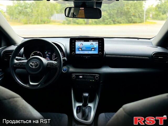 Білий Тойота Яріс, об'ємом двигуна 1.5 л та пробігом 1000 тис. км за 22500 $, фото 6 на Automoto.ua