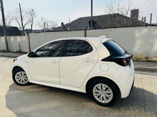 Белый Тойота Ярис, объемом двигателя 1.5 л и пробегом 11 тыс. км за 17900 $, фото 5 на Automoto.ua