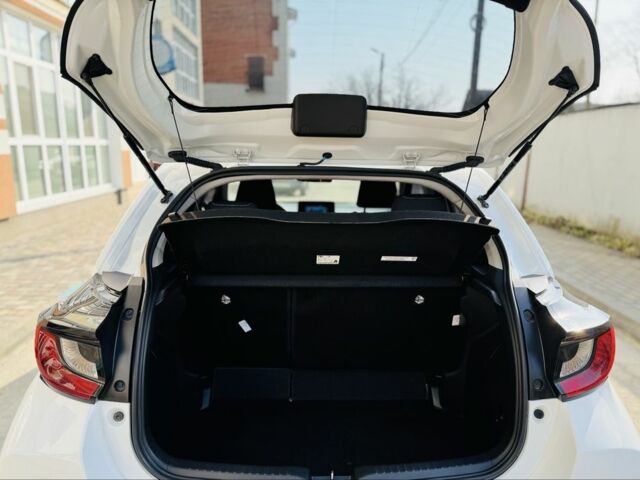 Белый Тойота Ярис, объемом двигателя 1.5 л и пробегом 11 тыс. км за 17900 $, фото 12 на Automoto.ua