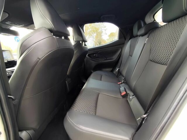 Белый Тойота Ярис, объемом двигателя 1.5 л и пробегом 26 тыс. км за 5000 $, фото 10 на Automoto.ua