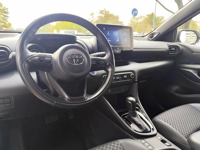 Белый Тойота Ярис, объемом двигателя 1.5 л и пробегом 26 тыс. км за 5000 $, фото 6 на Automoto.ua