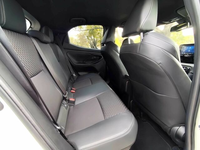 Белый Тойота Ярис, объемом двигателя 1.5 л и пробегом 26 тыс. км за 5000 $, фото 11 на Automoto.ua