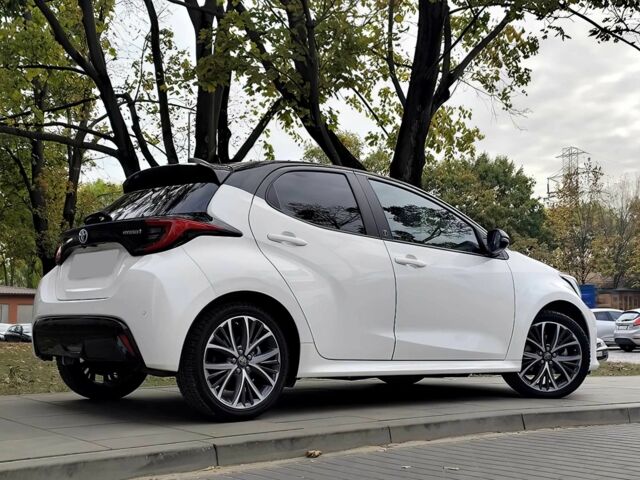 Белый Тойота Ярис, объемом двигателя 1.5 л и пробегом 26 тыс. км за 5000 $, фото 4 на Automoto.ua