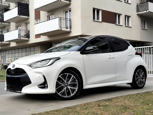 Белый Тойота Ярис, объемом двигателя 1.5 л и пробегом 26 тыс. км за 5000 $, фото 2 на Automoto.ua