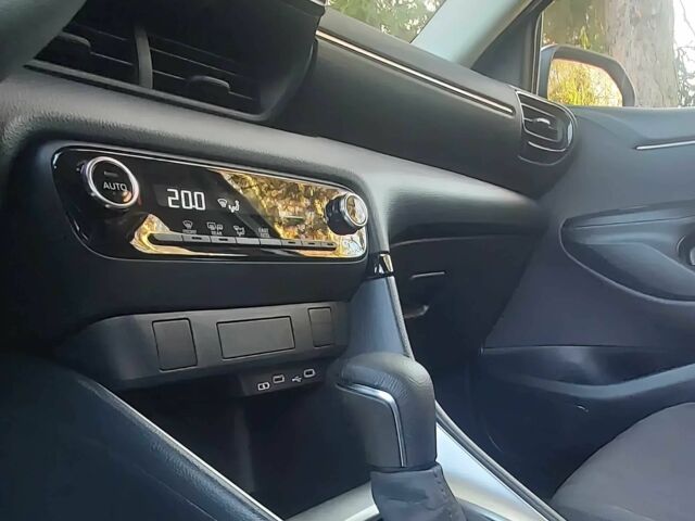 Белый Тойота Ярис, объемом двигателя 1.5 л и пробегом 17 тыс. км за 21000 $, фото 10 на Automoto.ua