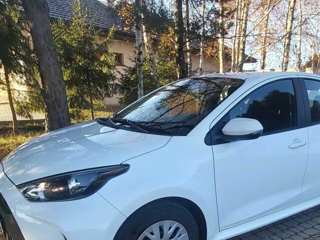 Белый Тойота Ярис, объемом двигателя 1.5 л и пробегом 17 тыс. км за 21000 $, фото 1 на Automoto.ua