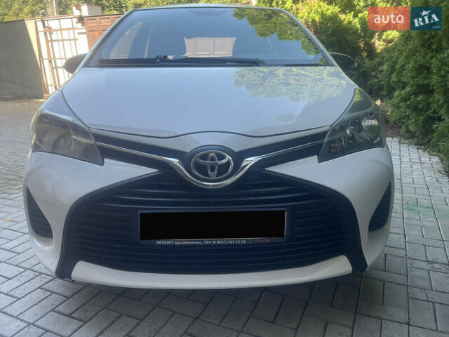 Белый Тойота Ярис, объемом двигателя 1.36 л и пробегом 86 тыс. км за 8300 $, фото 18 на Automoto.ua