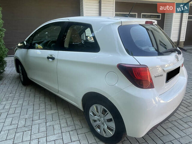 Белый Тойота Ярис, объемом двигателя 1.36 л и пробегом 86 тыс. км за 8300 $, фото 16 на Automoto.ua