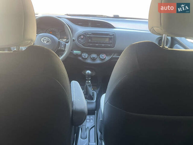 Белый Тойота Ярис, объемом двигателя 1.36 л и пробегом 86 тыс. км за 8300 $, фото 42 на Automoto.ua